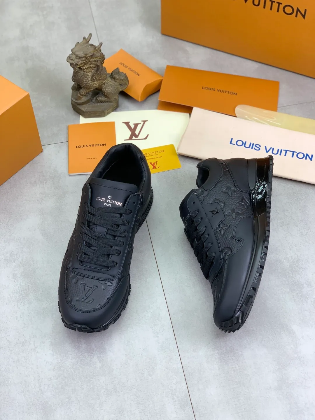 Men's men's shoes 💰P680 new style 💶[LOUIS VUITTON] (original order) new style 🍀LV Louis Vuitton * - top version of LV classic trendy shoes! Made of imported original cowhide and water-dyed cowhide lining. The latest original wear-resistant rubber combination outsole! High quality products! Multiple colors available, code number: 38-44 (45 46 customized)